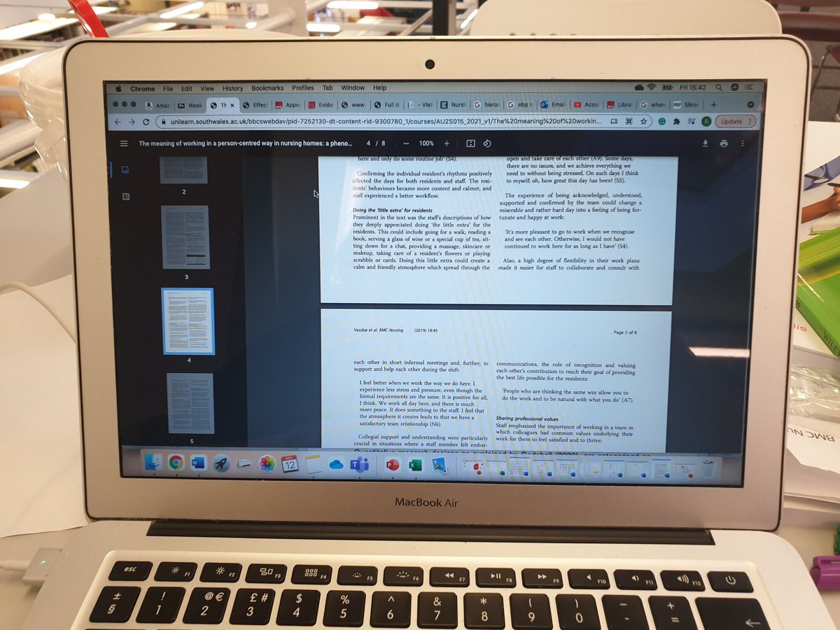 RhianVaulters's tweet photo. Can tell it's essay time again... Tabs galore! 🤯😂 #USW #studentnurse #adultnursing @USWCareSciences https://t.co/zi9yqyAt10