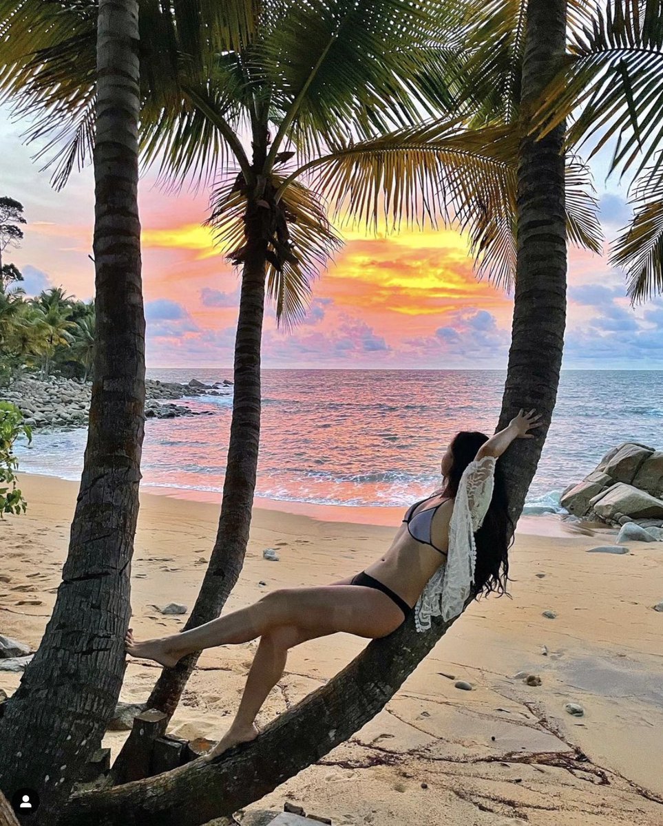 ghanatourismGTA's tweet photo. It is Friday already and we want to share with you beautiful photos of people experiencing and sharing #Ghana.
It's time for you to also travel to #SeeGhana, #EatGhana and #FeelGhana and tag us #ExperienceGhana #ShareGhana.
@wenqianchang @beautifulghana @frafrabia @naa_tiokor https://t.co/JNIoRVN7kh