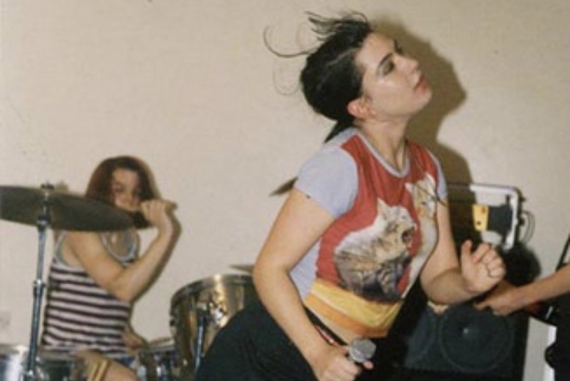 HAPPY BIRTHDAY KATHLEEN HANNA YASSS 