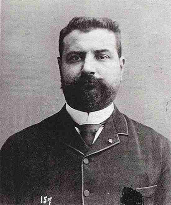 RealPreCinema's tweet photo. 1882
ALBERT LONDE (1858-1917)
A photographer by profession, #Londe (below) worked at a Paris hospital (La Saltpetriere) in the #neurological department using photography to study muscle movement in certain patients. https://t.co/vHTjOG9BmI