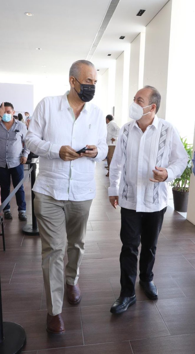 BienestarGobTab's tweet photo. El día de ayer, el Gobernador de Tabasco, Carlos Manuel Merino Campos, tomó protesta al titular de la SBSCC, Lic. Manuel Sebastián Graniel Burelo, a homólogos secretarios y los 17 alcaldes, como nuevos integrantes del Consejo Estatal de Protección Civil del Estado.#Sbscc #Tabasco https://t.co/oNy1zRdncK