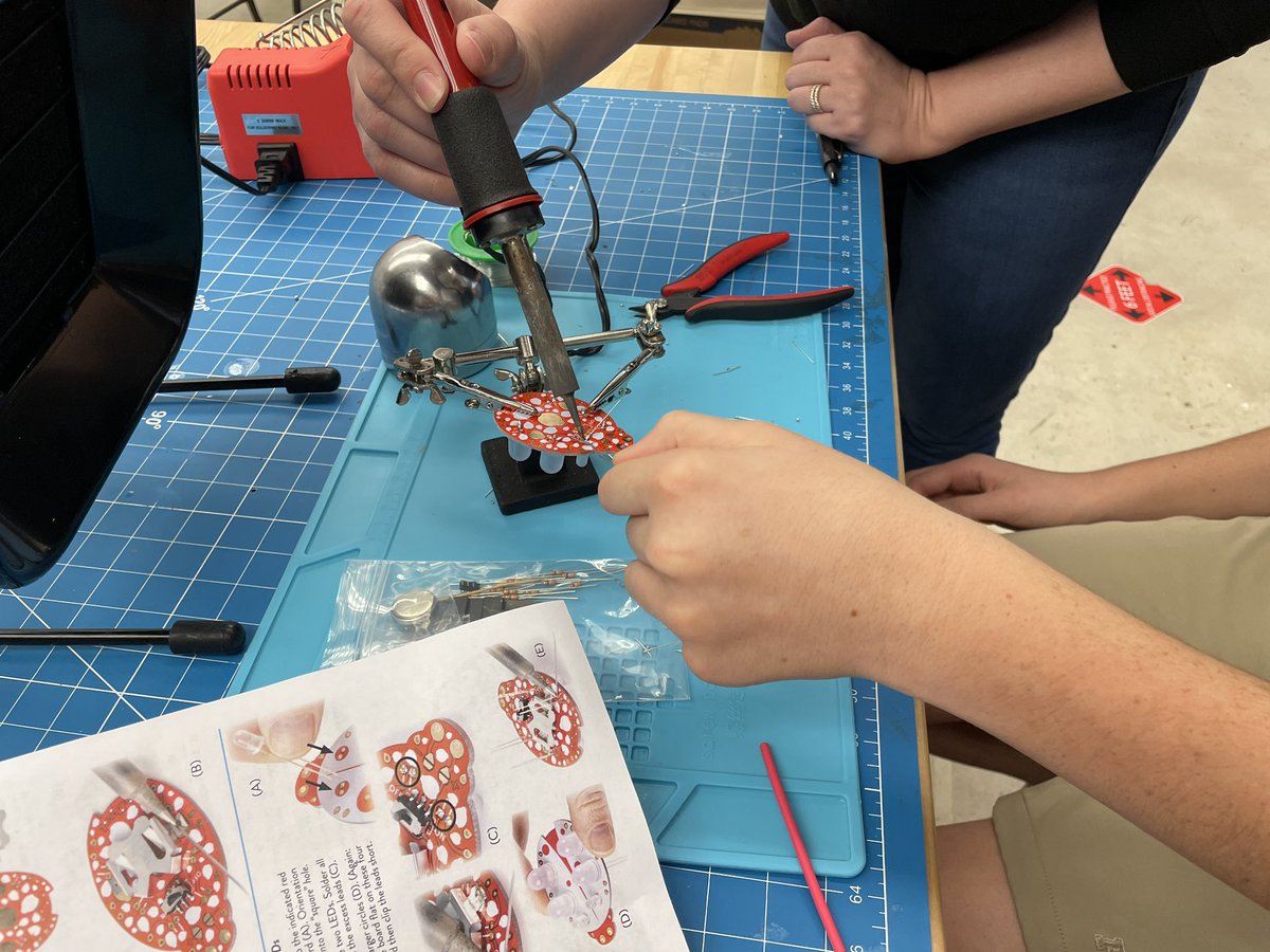 PineCrestSTEM's tweet photo. Soldering and circuitry for #PCGrade7 in the #PCiLab today. Students are soldering for the first time in anticipation of creating ROVs. #PCFailForward https://t.co/hN7bywSLXW