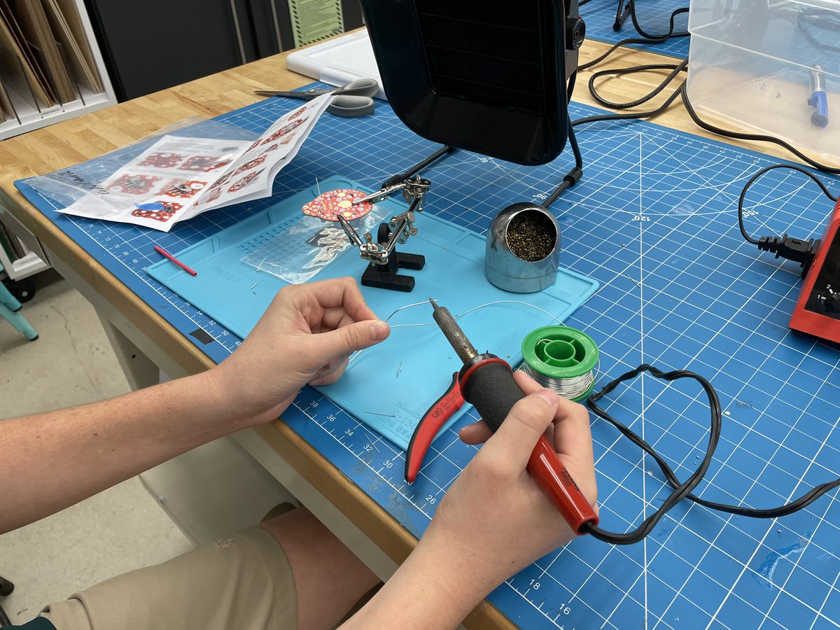 PineCrestSTEM's tweet photo. Soldering and circuitry for #PCGrade7 in the #PCiLab today. Students are soldering for the first time in anticipation of creating ROVs. #PCFailForward https://t.co/hN7bywSLXW