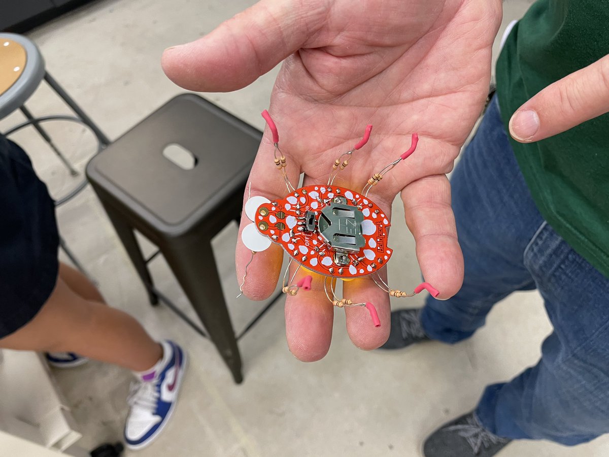 PineCrestSTEM's tweet photo. Soldering and circuitry for #PCGrade7 in the #PCiLab today. Students are soldering for the first time in anticipation of creating ROVs. #PCFailForward https://t.co/hN7bywSLXW