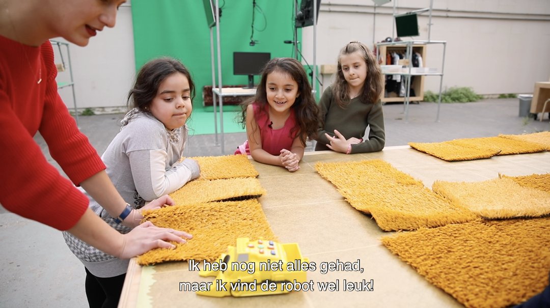 EchtOvervecht's tweet photo. Filmmaker Carilijne Pieters heeft weer een minidocu gemaakt over een verhaal uit #Overvecht, speciaal voor de wijkaanpak #SamenvoorOvervecht. 

Deze keer bezocht ze de @ontdekhal waar kinderen hun talent voor techniek ontdekken. Mooi!
https://t.co/UH9QClpFbK https://t.co/lyaB8FLVjP