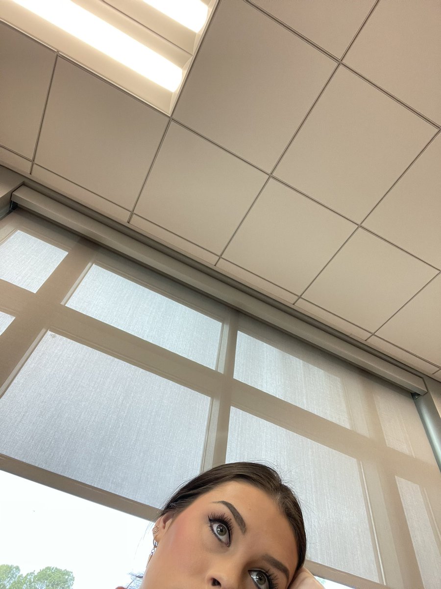 ThomasonEmilee's tweet photo. Today, we discussed a lot about the way images are viewed. They can also affect us in various ways. #prnjrn https://t.co/RsHZrexj4I