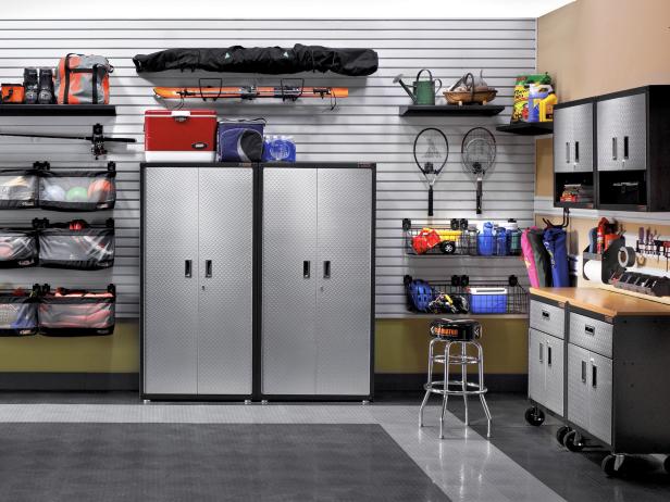 Not sure where to start with organizing your garage? These #organizingideas can help. #declutteryourlife  cpix.me/a/133103729