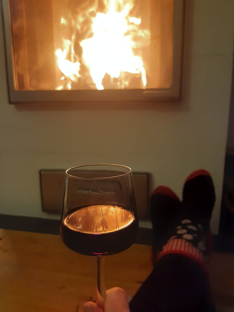 Huh mikä viikko! #ravitsemuspäivät, #ravitsemusviikko ja töissä pari päivää terveystoria. Nyt vähän vastapainoa näille. 
Rentouttavaa viikonloppua!