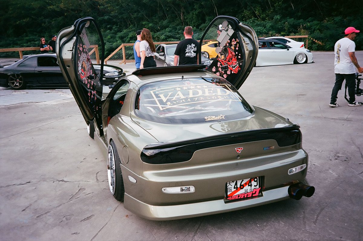 glizzziemcguire's tweet photo. 90s magic ❤️‍🔥we love #35mm round these parts https://t.co/C2OjDTMKx2