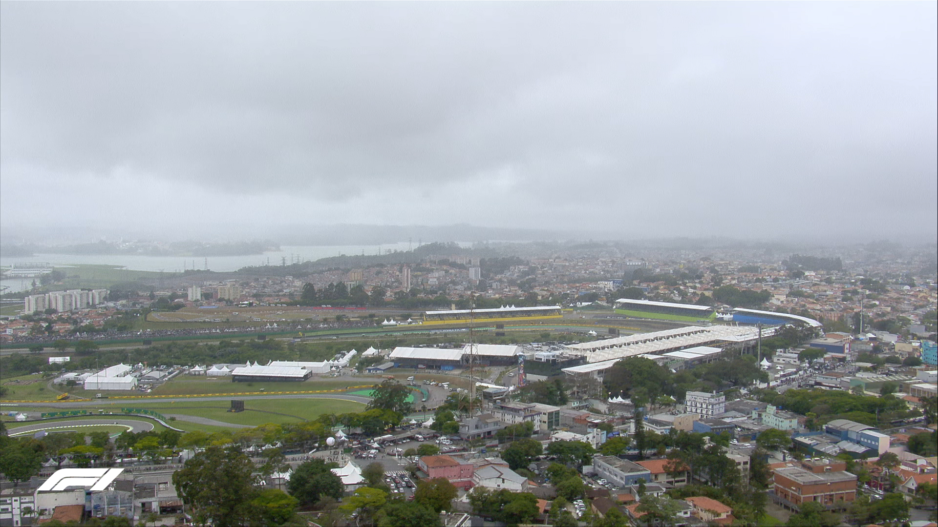 Mżawka podczas FP1 przed Grand Prix Sao Paulo