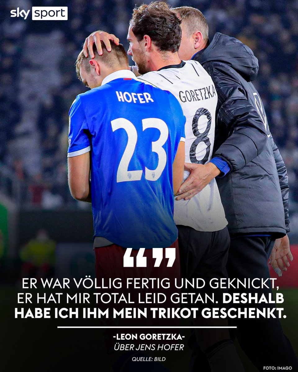 SkySportDE's tweet photo. Große Geste von Leon Goretzka! ❤️ Der Fußball-Nationalspieler hat Gegenspieler Jens Hofer nach dem Kantersieg gegen Liechtenstein sein Trikot geschenkt, obwohl dieser ihn mit einem üblen Kung-Fu-Tritt verletzt hatte. 

#SkySport #GERLIE https://t.co/QHACpvG8Iy