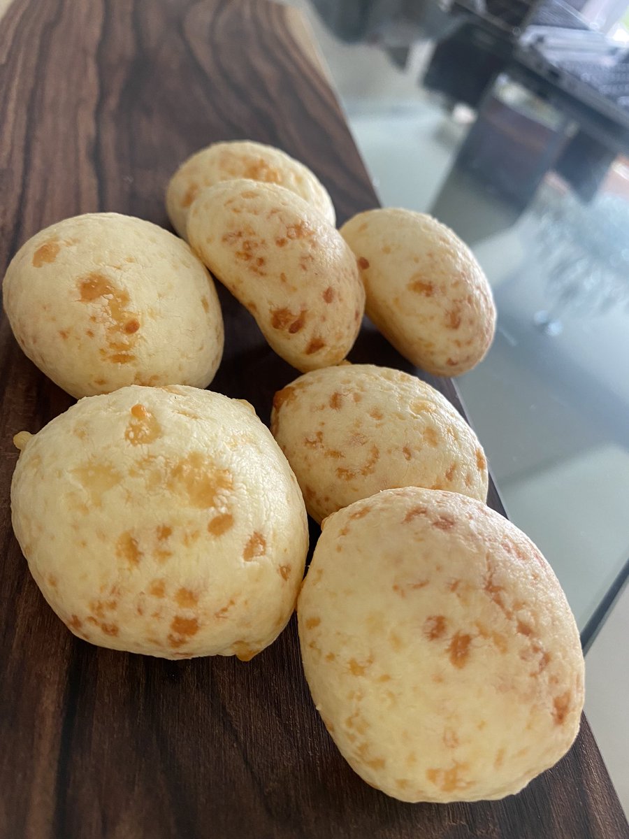 Pancoco9's tweet photo. Buen día panes! Aquí les dejo unos chipas para que deseen😜 #horizonte10 #roma3 https://t.co/PJbHIodoii