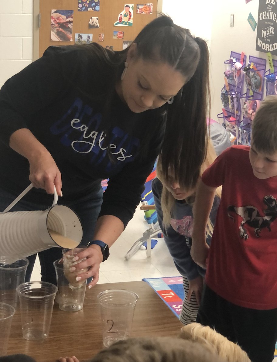 quarles75's tweet photo. These 1st grade Environmental 🌍 Engineers  tested their water 💦 filters today! #stemeducation #engineeringiselementary https://t.co/cbZD9TdBMj