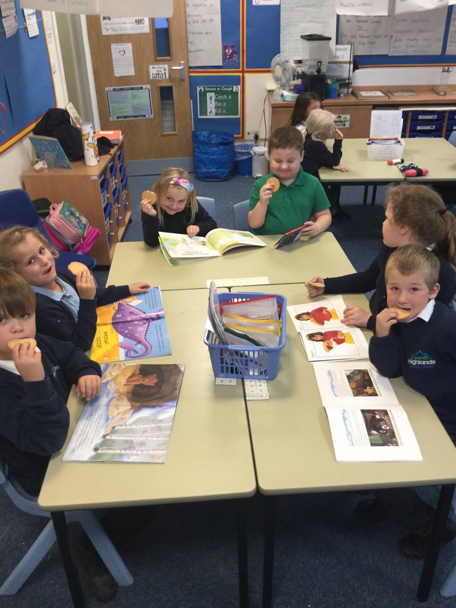 allitthighlands's tweet photo. #readingforpleasure Book and biscuit https://t.co/uBoTTjQGhN