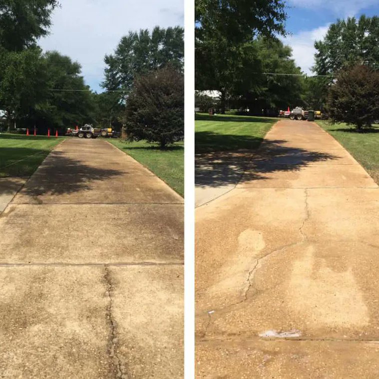 5starculture's tweet photo. Panhandle Softwash Services is proud to offer professionally trained and credentialed cleaning services for both residential and commercial spaces in and around Pensacola, Florida.

REQUEST QUOTE
https://t.co/YVSNGJqZMz https://t.co/Un9Wiar3El