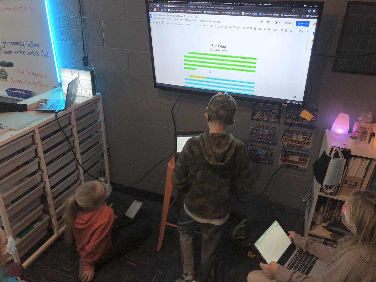 MrSpicerTweets's tweet photo. Sharing out our personal narratives today for some group feedback. Reading the narratives out loud and actually seeing the text is helping us give pointed feedback to our peers. #HeritageLearn #SASCompass #FeedbackCircles #PositiveCommunicator https://t.co/mUsY07vRzW