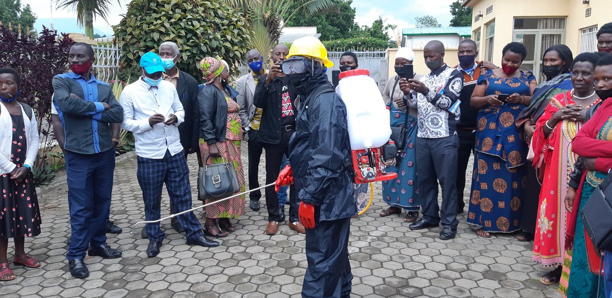 The 5th day was marked by indoor interactions  between #potatogrowers ,and <a href="/Agripool_advice/">Agriterra Agripool</a> : @laetitiasander ,<a href="/GeDuHo/">Geduho</a> all being Dutch potato growers &amp; . Was a great pleasure to be with <a href="/MusanzeDistrict/">Musanze District</a> staff in charge of Agriculture &amp; <a href="/RwandaAgriBoard/">Rwanda Agriculture & Animal Resources Devpt Board</a> , <a href="/ImbaragaO/">Rwanda Farmers Organization "IMBARAGA "</a> ,<a href="/spf_ikigega/">SPF-Ikigega</a>