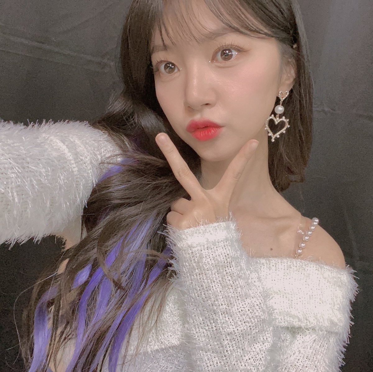 officialLABOUM's tweet photo. [#해인]

세상 모든 컬러를 다 소화해버리는💜

#LABOUM #BLOSSOM 
#키스키스 #KissKiss
#다시_만나_설레게_해 https://t.co/Q5Aa5hrOxN