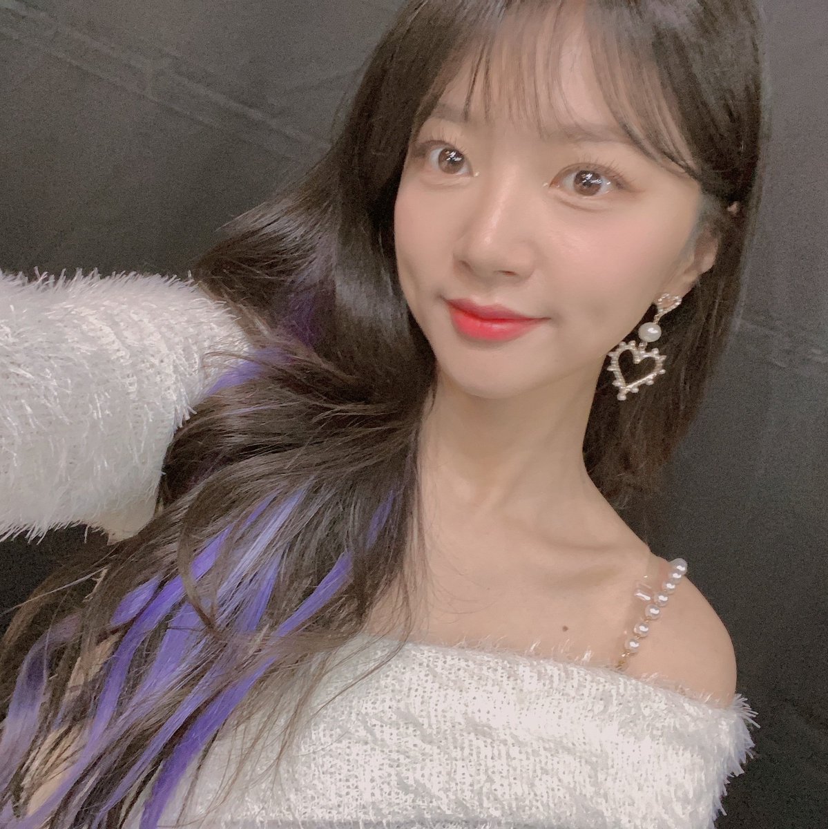 officialLABOUM's tweet photo. [#해인]

세상 모든 컬러를 다 소화해버리는💜

#LABOUM #BLOSSOM 
#키스키스 #KissKiss
#다시_만나_설레게_해 https://t.co/Q5Aa5hrOxN