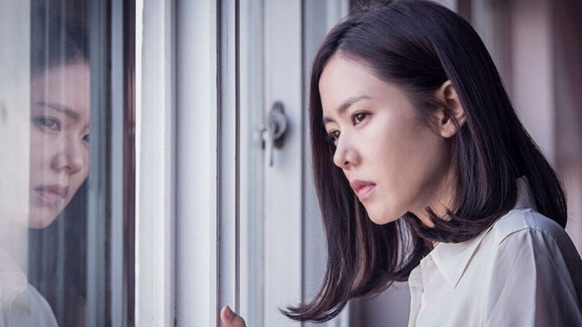 KoreanScreenCom's tweet photo. ▶️ BEST KOREAN FILMS OF ALL TIME: GLOBAL VOTE ▶️

👉 79. THE TRUTH BENEATH (2016). A masterfully mercurial political thriller, a desperate mother searches for her missing daughter in the midst of her politician husband’s electioneering. https://t.co/FfYWsjaUPZ https://t.co/SsMSF87WMv