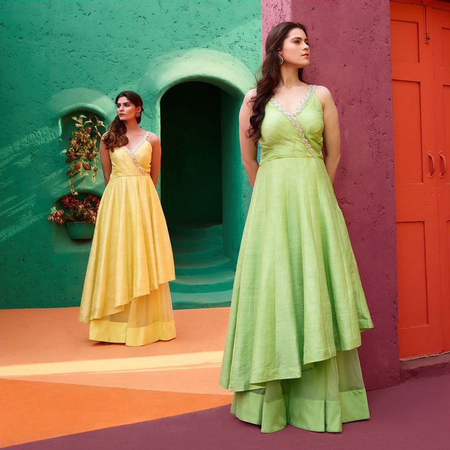 AnayuLabel's tweet photo. Show off your love for ethnics in contemporary short anarkalis from ANAYU by Ayushi Singh - Amber Green and Amber Yellow. Crafted in pure fabric with signature brand embroidery for that touch of panache
.
.
.
#Anayu #AsPureAsYou #AnayuByAyushiSingh #AnayuLabel #Pure #Purity https://t.co/HR2domR8VE
