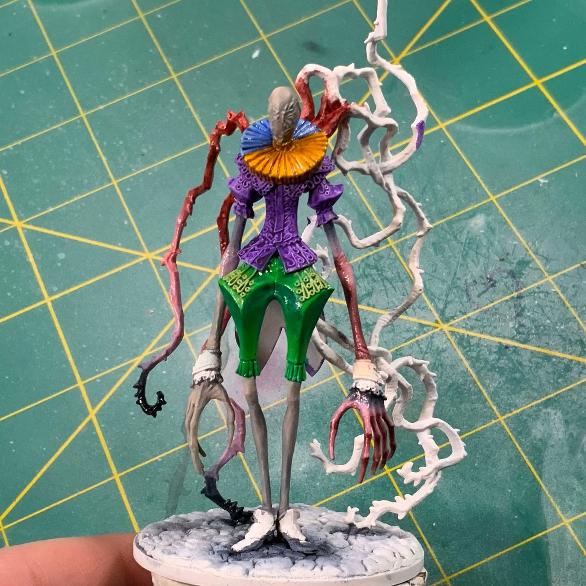 SteepTPainting's tweet photo. WIP on Slenderman from Kingdom Death: Monster!!
#miniature #miniatures #kingdomdeath #kingdomdeathmonster #slenderman #horror #creepypasta #nightmare #cryptids #tentacles #wip #tabletopgames #tabletopstrategy #miniaturepainting #oils #oilpainting #Folklore https://t.co/PTzMw5mMfu