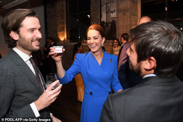 MimiRoche tweet media