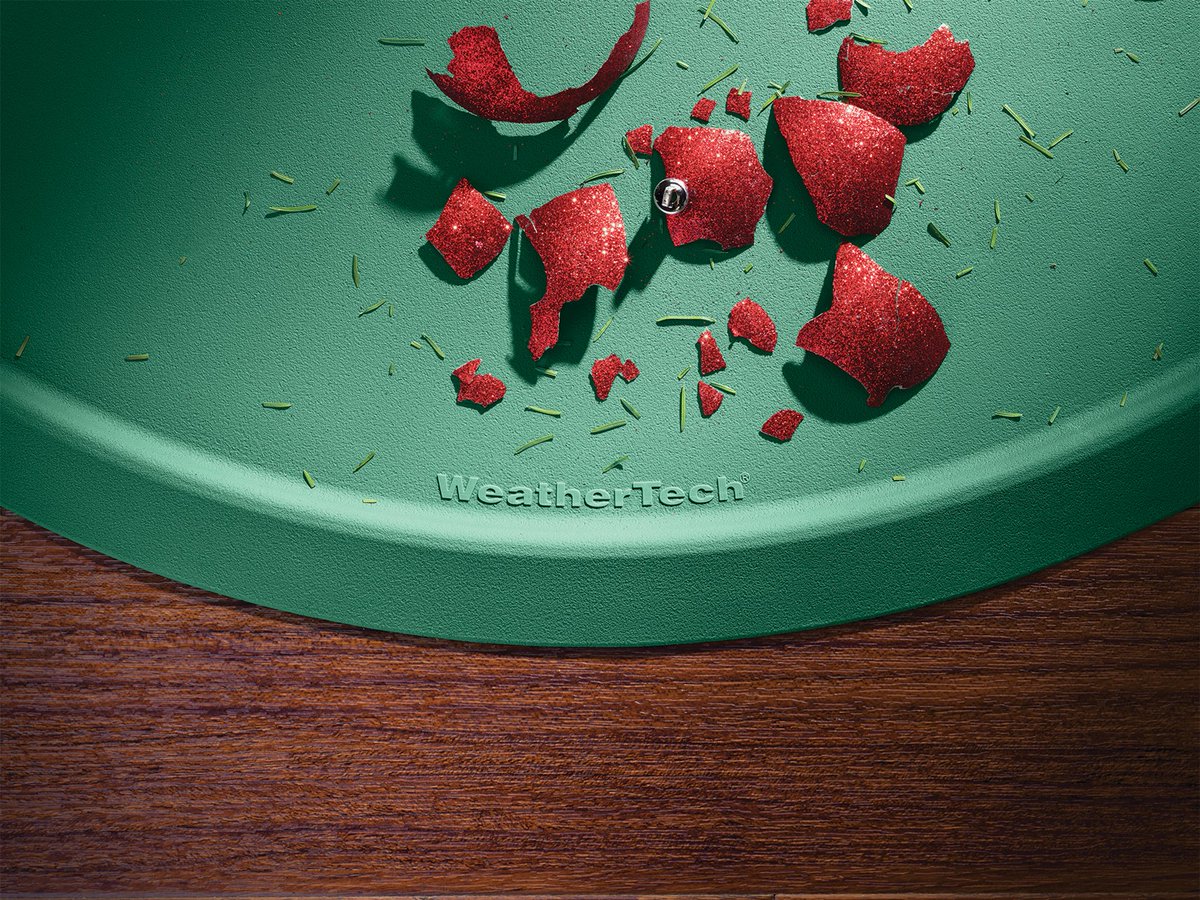 weathertechca's tweet photo. Protect your floors from scratches, water spills and leaks. The #ChristmasTreeMat is made using the same quality materials as our FloorLiners, so you can worry less and enjoy more of the holiday season๐
#WeatherTechCanada #WeatherTechHome https://t.co/9l7v3dj0fn