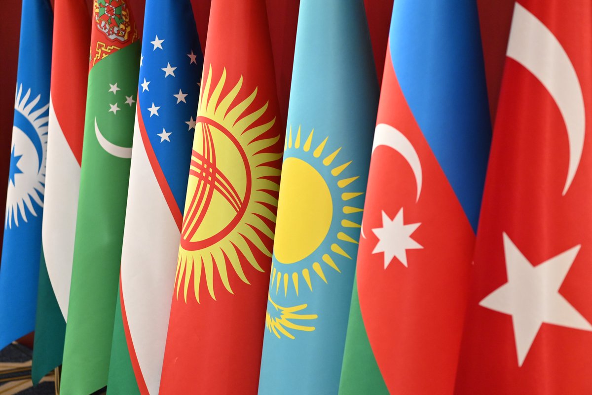 🇰🇿 🇦🇿 🇰🇬 🇹🇷 🇺🇿 🇹🇲 🇭🇺 
Мемлекет басшысы Қасым-Жомарт Тоқаев Түркітілдес мемлекеттердің ынтымақтастық кеңесінің VIII Саммитіне қатысты

akorda.kz/kz/memleket-ba…