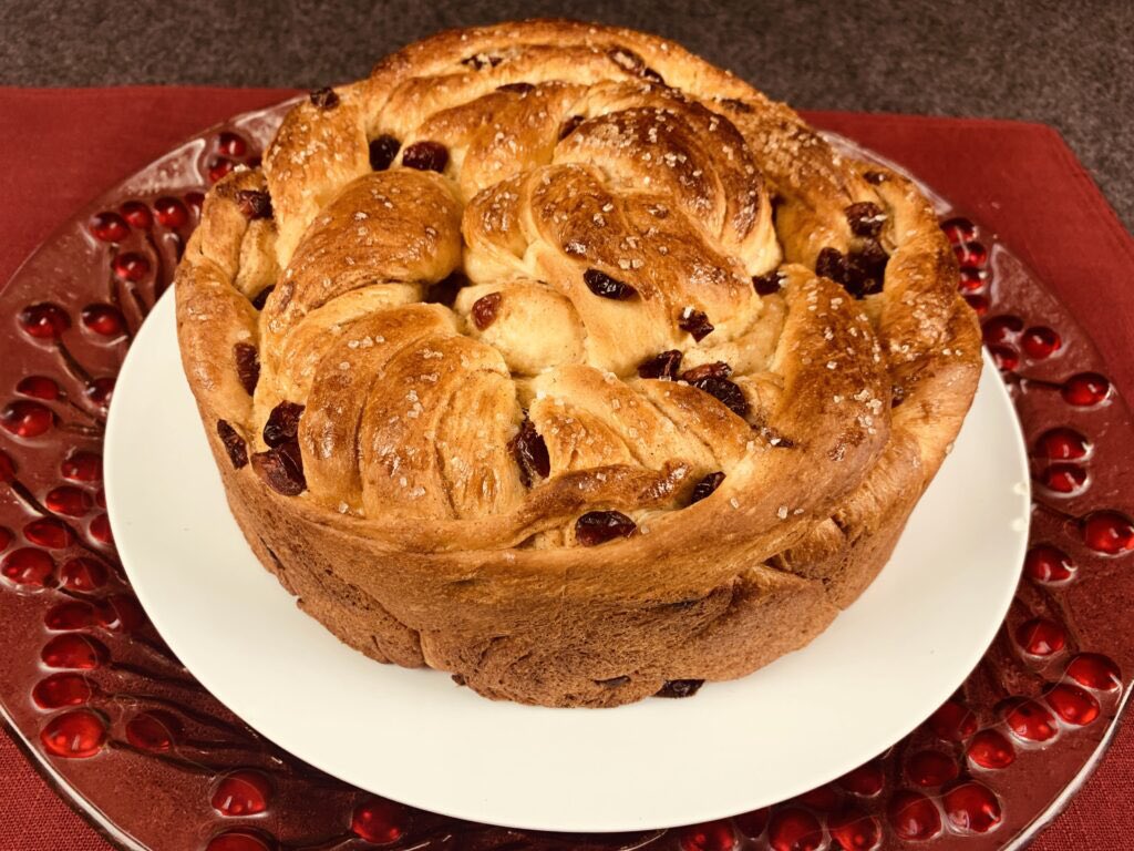 GGoodtaste's tweet photo. “Twist ‘n Swirl” Cranberry Cinnamon Bread is lightly flavored with oranges &amp; filled w/sweet tart cranberries. Inspired by a #BakingwithDorie recipe out now from the fab @doriegreenspan -  find our talk with her and this version of the #recipe https://t.co/ZLvXciWKRj #recipes https://t.co/chThNErd7H