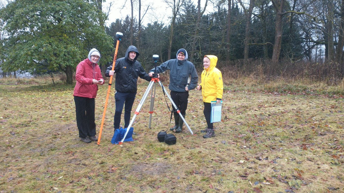 Geertje_vanderH's tweet image. Despite the VERY wet weather, we managed to keep @UoNGeography  staff and students smiling during Lake and Topographical surveys @FSCMalhamTarn. Bring on the 🌞 tomorrow! #malham21 #fieldworkISfun