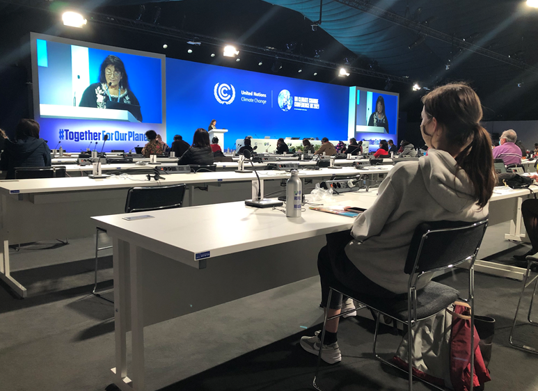 AFN_Updates's tweet photo. A First Nations youth listens as 28 Knowledge Keepers from the seven UN sociocultural regions discuss climate impacts, food security, youth and Indigenous solutions to the climate crisis at @COP26. #COP26 #NationalClimateStrategy #ClimateChange #MoreThanOneDay https://t.co/Od7kFpyugq