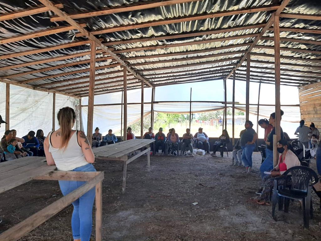 ezebarbenza's tweet photo. Ayer en Florencio Varela llevamos adelante un taller  participativo sobre inclusión financiera con perspectiva de género y diversidad, el cual se enmarca dentro del Programa Sembrar Igualdad del Ministerio de las Mujeres, Géneros y Diversidad https://t.co/aRnve4HIsq