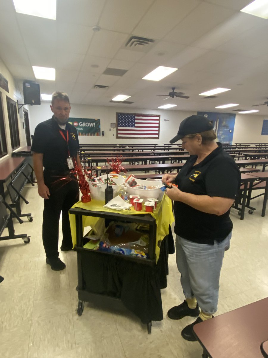 Happy Friday to our fabulous PGE staff!   We are so thankful for everything you do for our students! #pgestarstudents@citrusschools