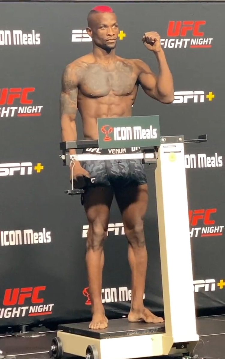 hd_centre's tweet photo. ☠️🔴

On weight and ready for war ‼️

One more sleep!

#UFCVegas42 https://t.co/eDpM09N4fi
