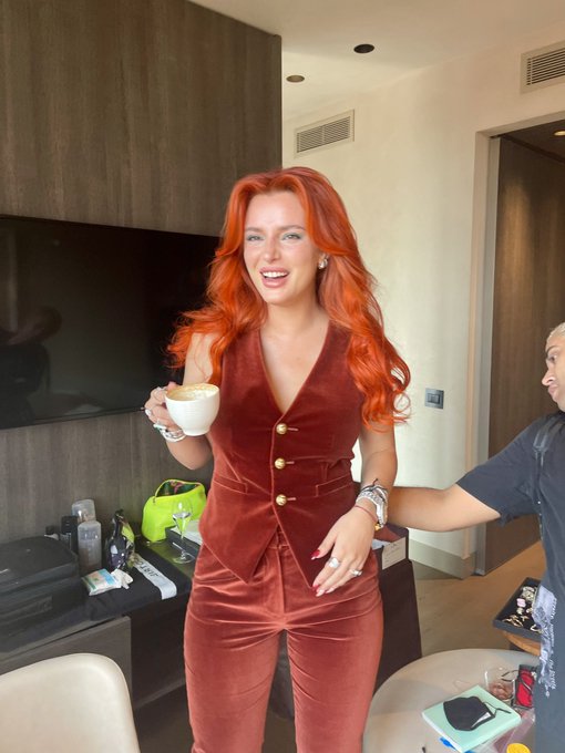 its Friday and i&rsquo;m looking for trouble 😈😈🤒👀👏🎉⚡️🥶 https://t.co/cWMZt5g1rZ