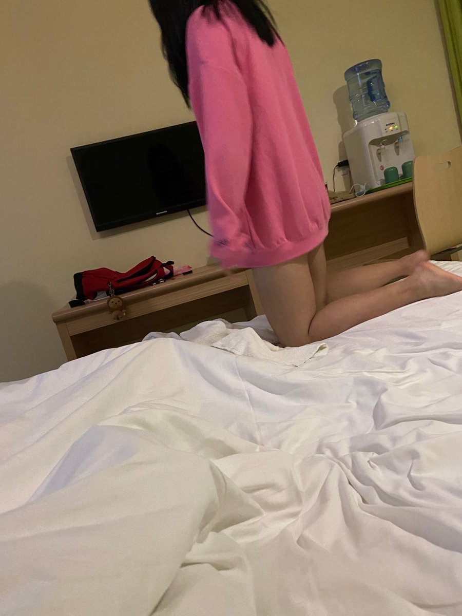 zoisiteoojs's tweet photo. ♥외로운 밤 우리 같이 탈출해요♥
#섹트 #노예남 #펨돔  #핀돔 #호구 #섹시 #노출 #페티쉬 https://t.co/dxNkpnkYP4