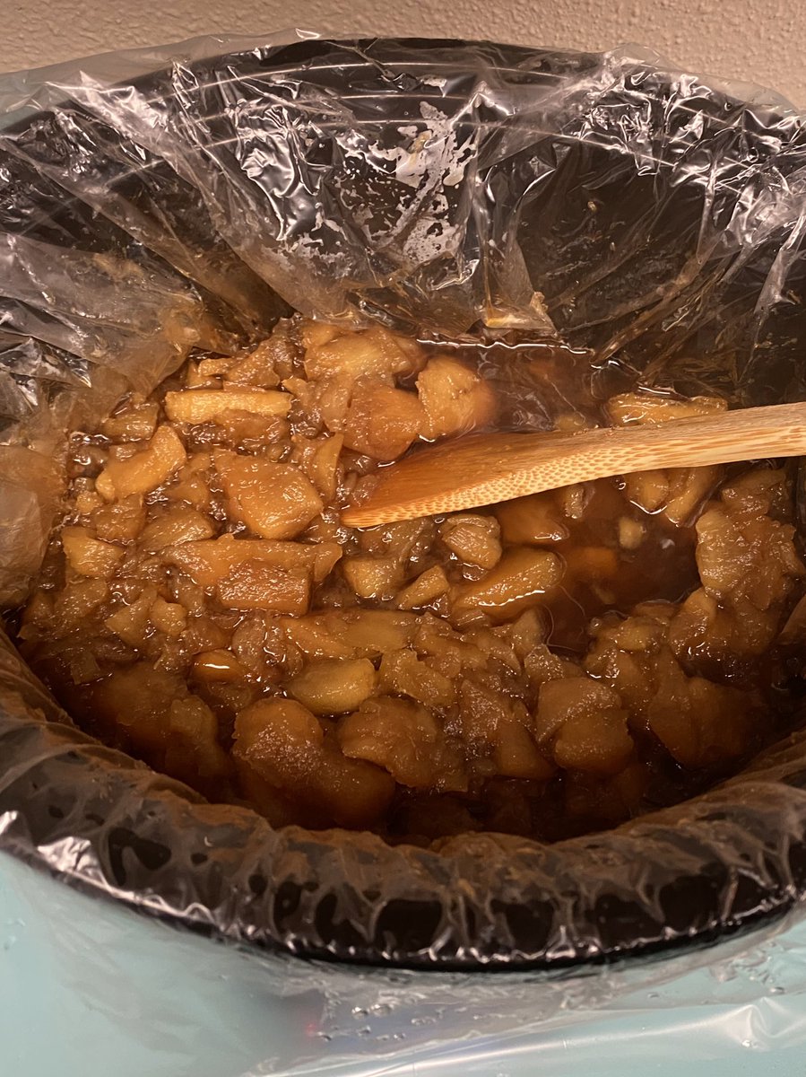 molly_hornsby's tweet photo. In Writing, we are becoming Nonfiction Writers! I modeled by writing a How to Make Applesauce book. Then we followed the steps! They created their own How to Books! @BeckElem #makinglearningmemorable @abunchoffun @tiffanibrisco #stillcooking π https://t.co/GP9w6sTp5J
