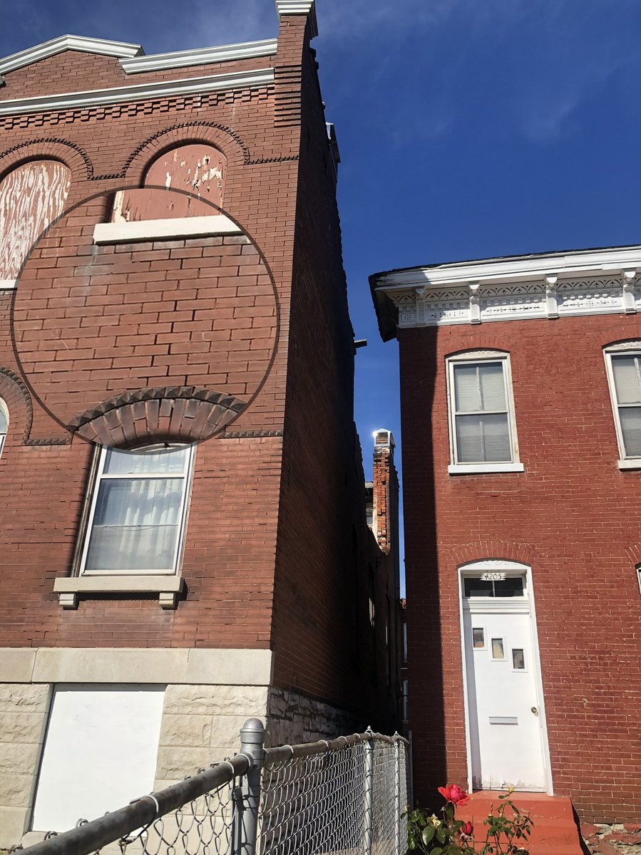 lexshady516's tweet photo. Brick Veneer isn’t necessarily a new concept, and doesn’t just appear on wood frame buildings. Here you can see a legacy type 3 (built in 1901) wrapped with a brick veneer. 

The first clue was the lack of header course. https://t.co/kszQE7Gq1l