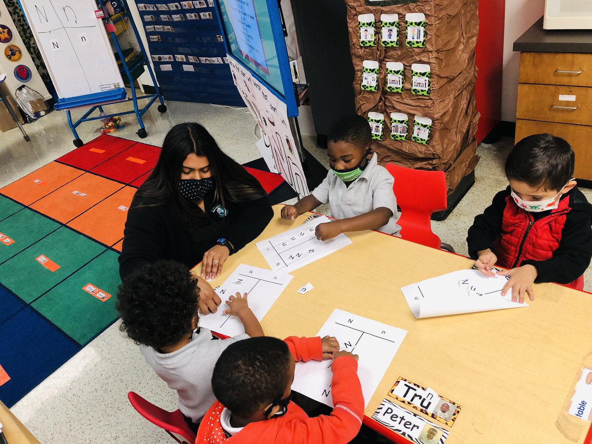 AMBERN_SHIELDS's tweet photo. @AimeeCamille214 I want to toot my horn about our amazing @HARLLEEDISD Pre-K 3 teachers Ms. Ford, Ms. Contreras and Ms. Herrera. They do an amazing job providing a strong foundation to our youngest learners! @_courtneyford @GladysH20202199 @OurDayinPreK https://t.co/docJGaOsto