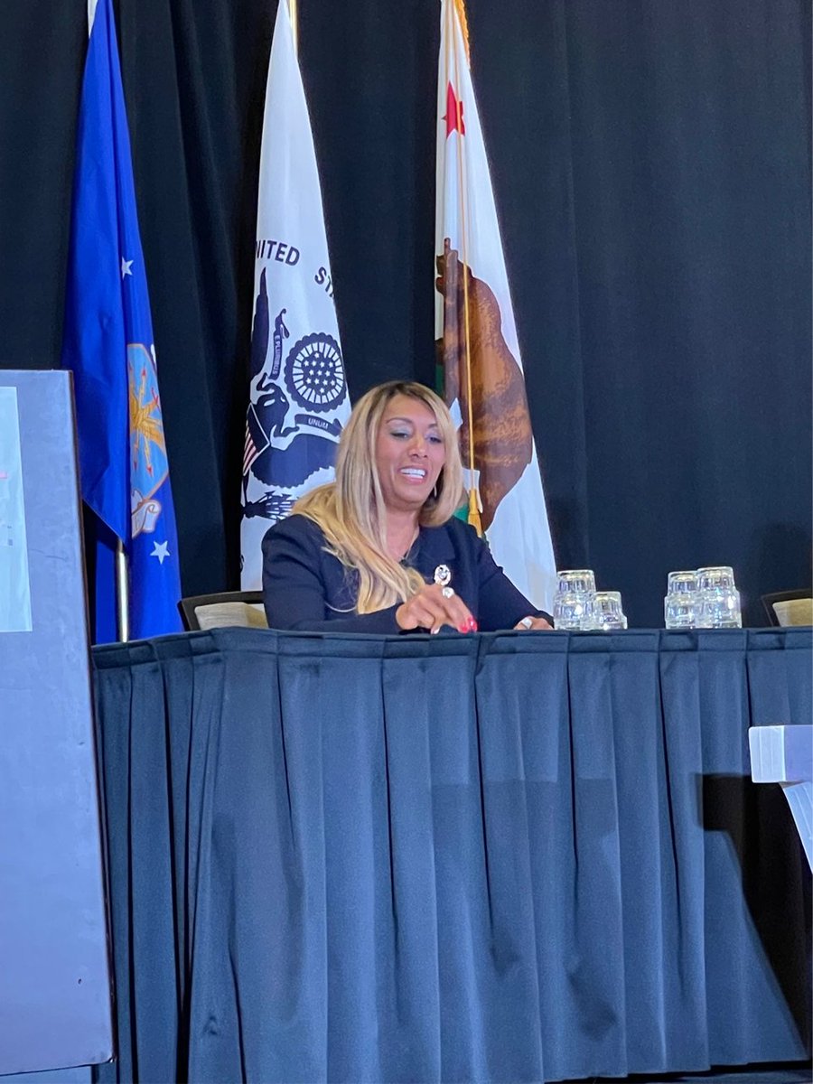 TargetGov's tweet image. Happy Friday from TargetGov! 
We 💙 November because WE 💙 Veterans! 
TargetGov was in Sacramento, CA this week at @VIBNetwork Conference and connected with Amazing ✨ veterans!!! Including Laurie Sayles from Civility Management Solutions!!! 

#VIBNetwork21 #TargetGov #VetsinBiz