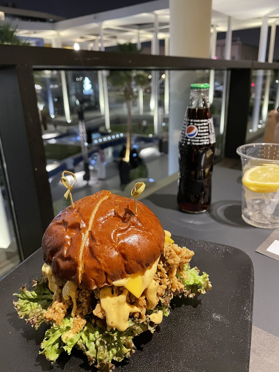 ResturantsKsa's tweet photo. المنيو والمكان📍
الخدمة كانت ممتازه 😍
موجودين في مجمع ريفر ووك 
المكان جميل في جلسات داخلية وخارجية صراحة ماقدرت اصور الجلسات لازدحام المكان https://t.co/yHw052TN9b