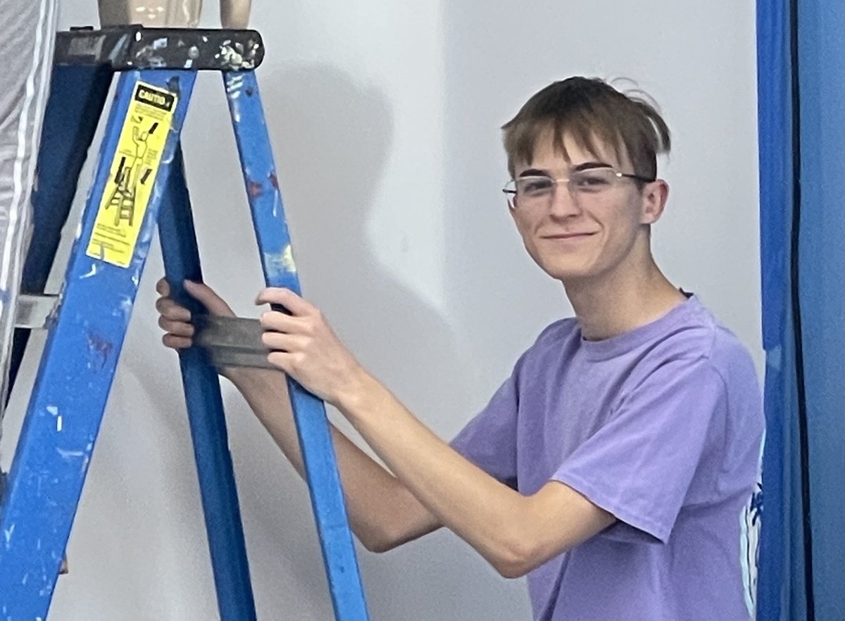 LawtonPS's tweet photo. Shout out to our Ike Ignition mentors and EHS custodians. They spent today working together in efforts to build moral within the building. Ike Eagles—be on the lookout for more details on how you can participate with the next project!
#WeAreLPS #LawtonPS #lpsnextlevel #oklaed https://t.co/4uzbYYRUgO