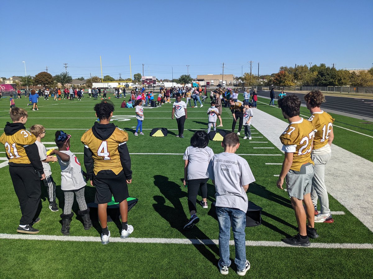 Having fun at the <a href="/SOTexas/">SpecialOlympicsTexas</a> day at <a href="/KellerCentralHS/">Keller Central HS</a>.
#ChargerNation #UnifiedChampions
<a href="/KISDAthletics/">Keller ISD Athletics</a> <a href="/HillwoodMS/">Hillwood</a> <a href="/ParkwoodHill/">Parkwood Hill Intermediate</a> @ParkGlenES <a href="/LoneStarElem/">Lone Star Elementary</a> <a href="/FSESFriendship/">Friendship Elementary</a> @FRES117 <a href="/CHSUnifiedChamp/">Unified PE CHS</a>