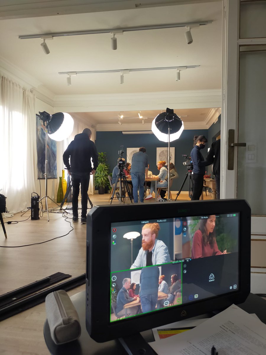 Día de rodaje con <a href="/felixdufoy/">Fèlix Dufoy</a>, @bertacmurt, @adrialopezp y @siscurafecas.
Gracias a todo el equipo y a <a href="/SalvadorAgency/">SalvadorAgency</a> 
Un placer❤️
.
.
#shooting #filming #film #shortfilm #commercial #actress #actrizespañola #actriucatalana #cultura #tv #cine
