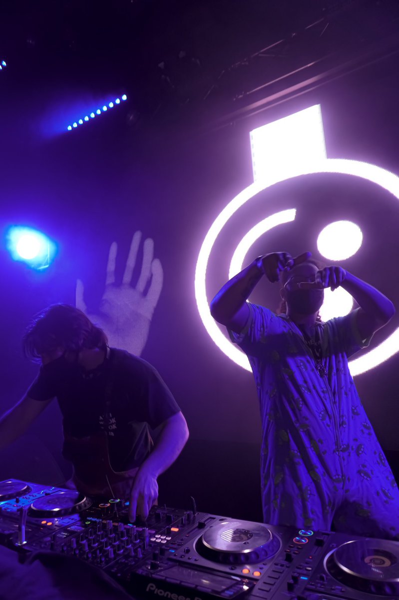 caecusmusic's tweet image. New one w/ my brudda @iLLwiLLmusic_ @ noon 🖤