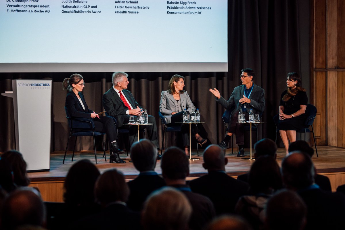 swiss_science's tweet image. Am heutigen scienceindustries Jahresanlass zeigten Persönlichkeiten aus Politik, Gesellschaft und Wirtschaft auf, wie die Schweiz die Chancen der #Digitalisierung nutzen kann, um Weltspitze als Standort für Chemie Pharma Life Sciences zu bleiben.  
scienceindustries.ch/article/25965/…