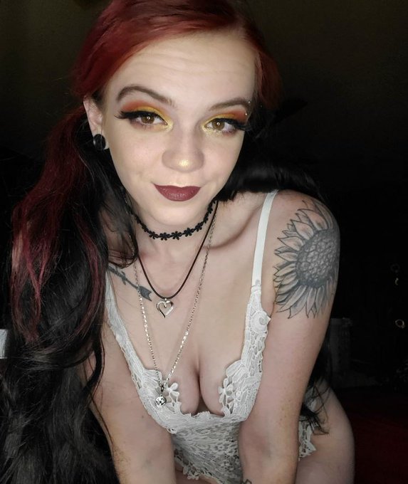 Would you fuck me even though I have a boyfriend?? https://t.co/mRo4qMoeR9<a href="/tag/newprofilepic"class="tags"><span>#newprofilepic</span></a>