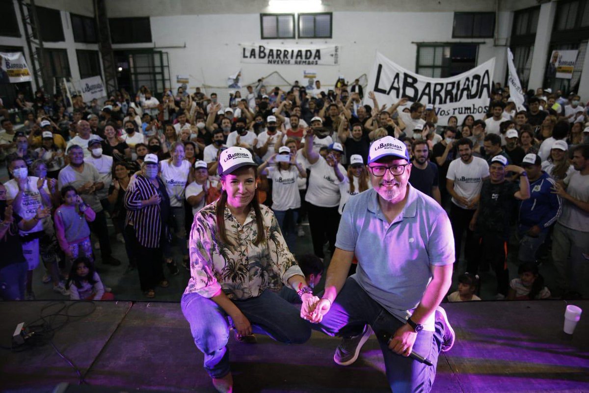 VueltaAlMundoTV's tweet photo. Lo tengo que decir. El mejor intendente del país es el nuestro int @dievalen Esta cambiando nuestro barrio, es honrado, preparado, cercano y tiene sentido comun… cosa que falta en la mayoría de los políticos https://t.co/wPXunVrLGU