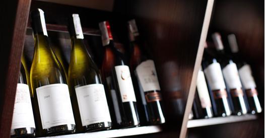 Corriere's tweet photo. I migliori vini sotto i 15 euro scelti da Altroconsumo (anche al supermercato) https://t.co/IO4eKsefgC https://t.co/6HT5ehCVaE